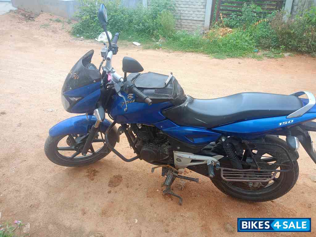 Blue Bajaj Pulsar 150