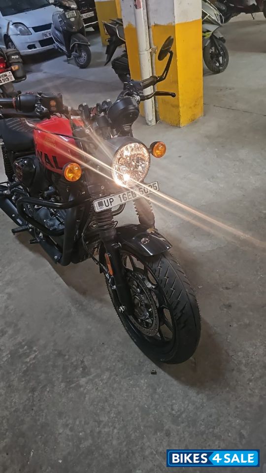 Red Royal Enfield Hunter 350 Retro