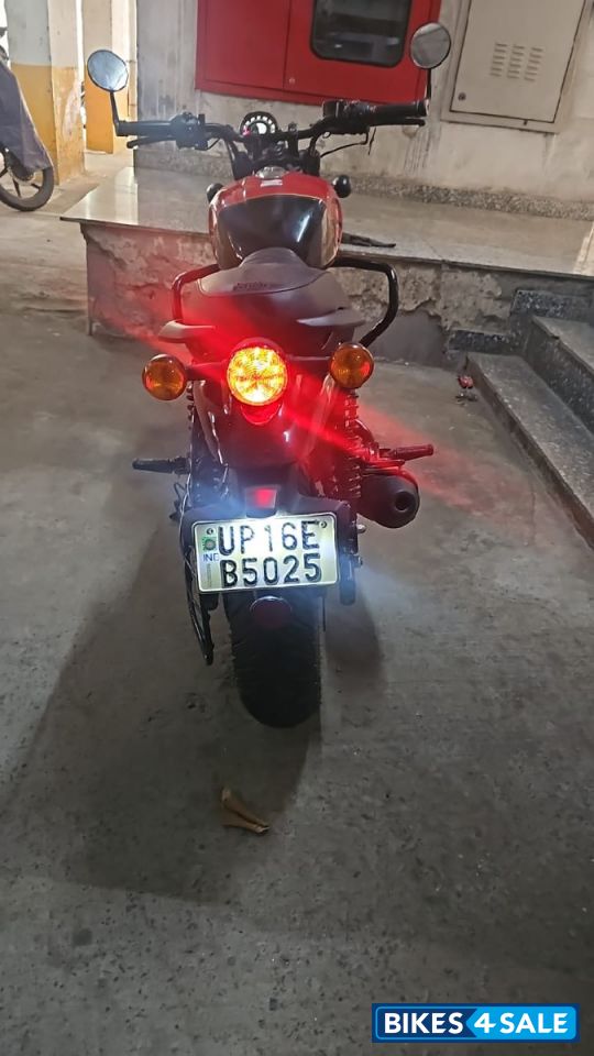 Red Royal Enfield Hunter 350 Retro