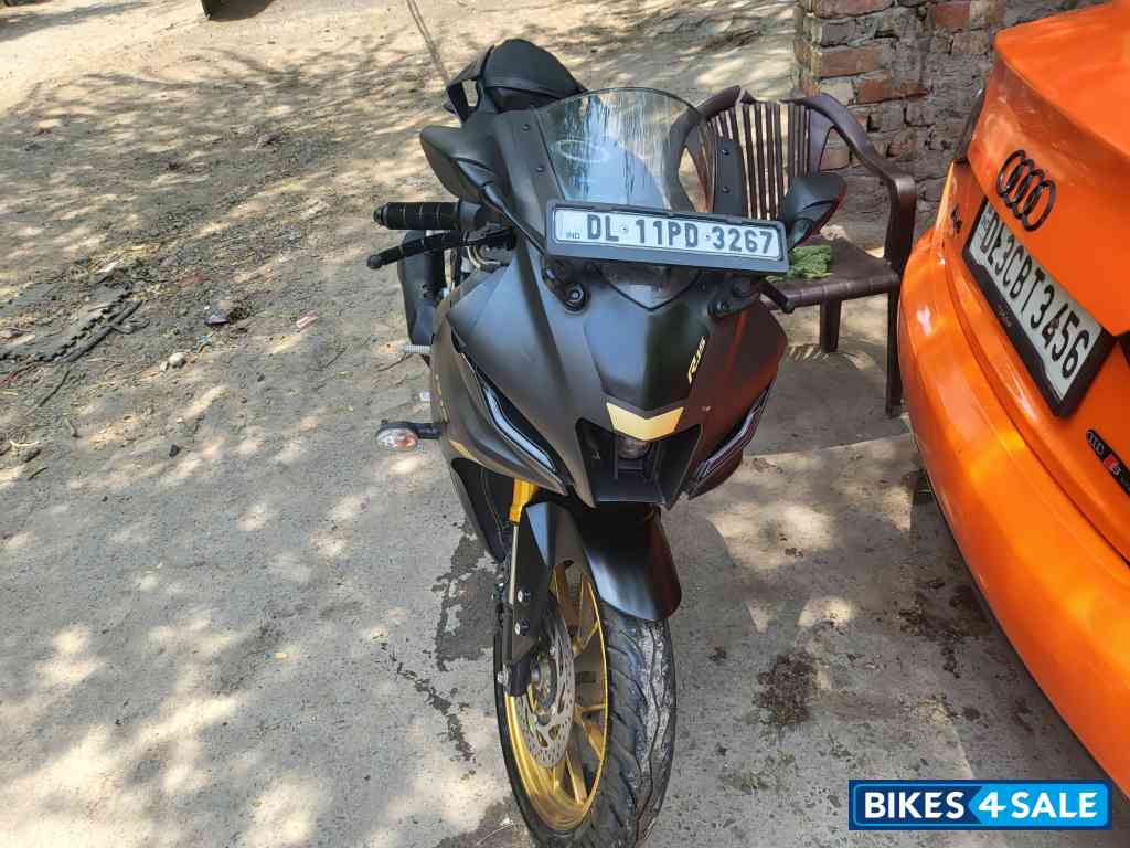 Matte Black Yamaha R15 V4