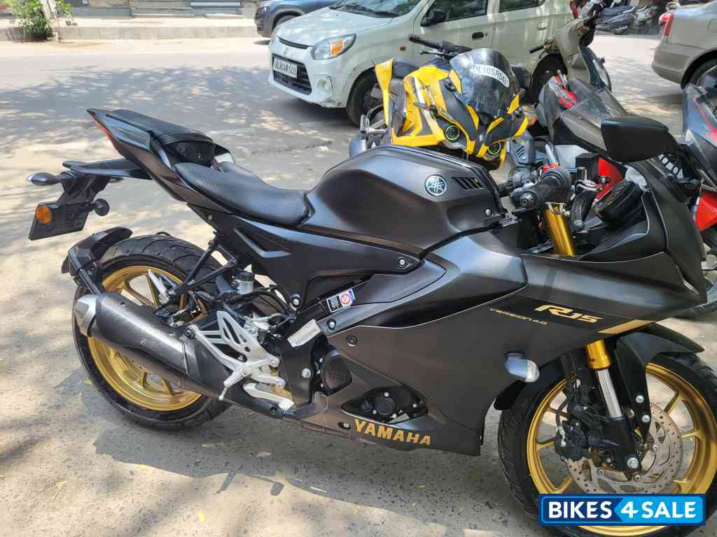 Matte Black Yamaha R15 V4