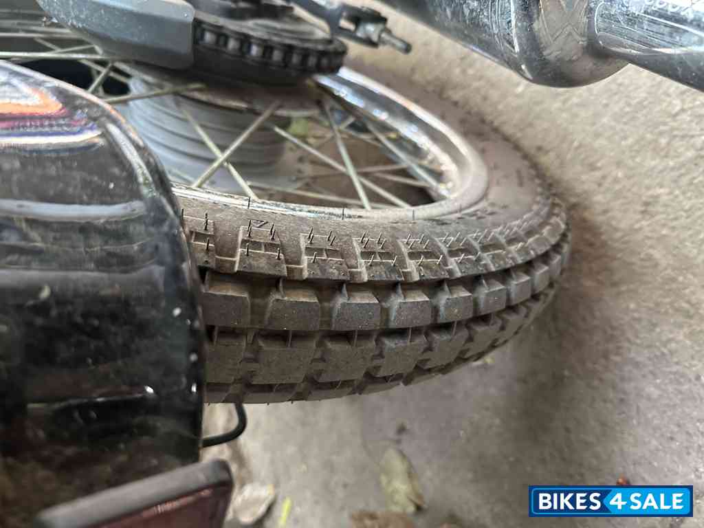 Black Royal Enfield Bullet Standard 350