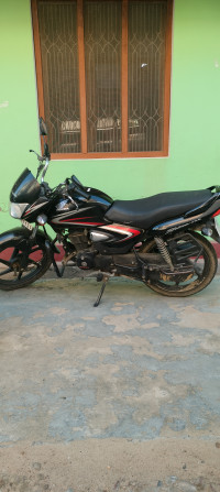 Black Honda Shine 125