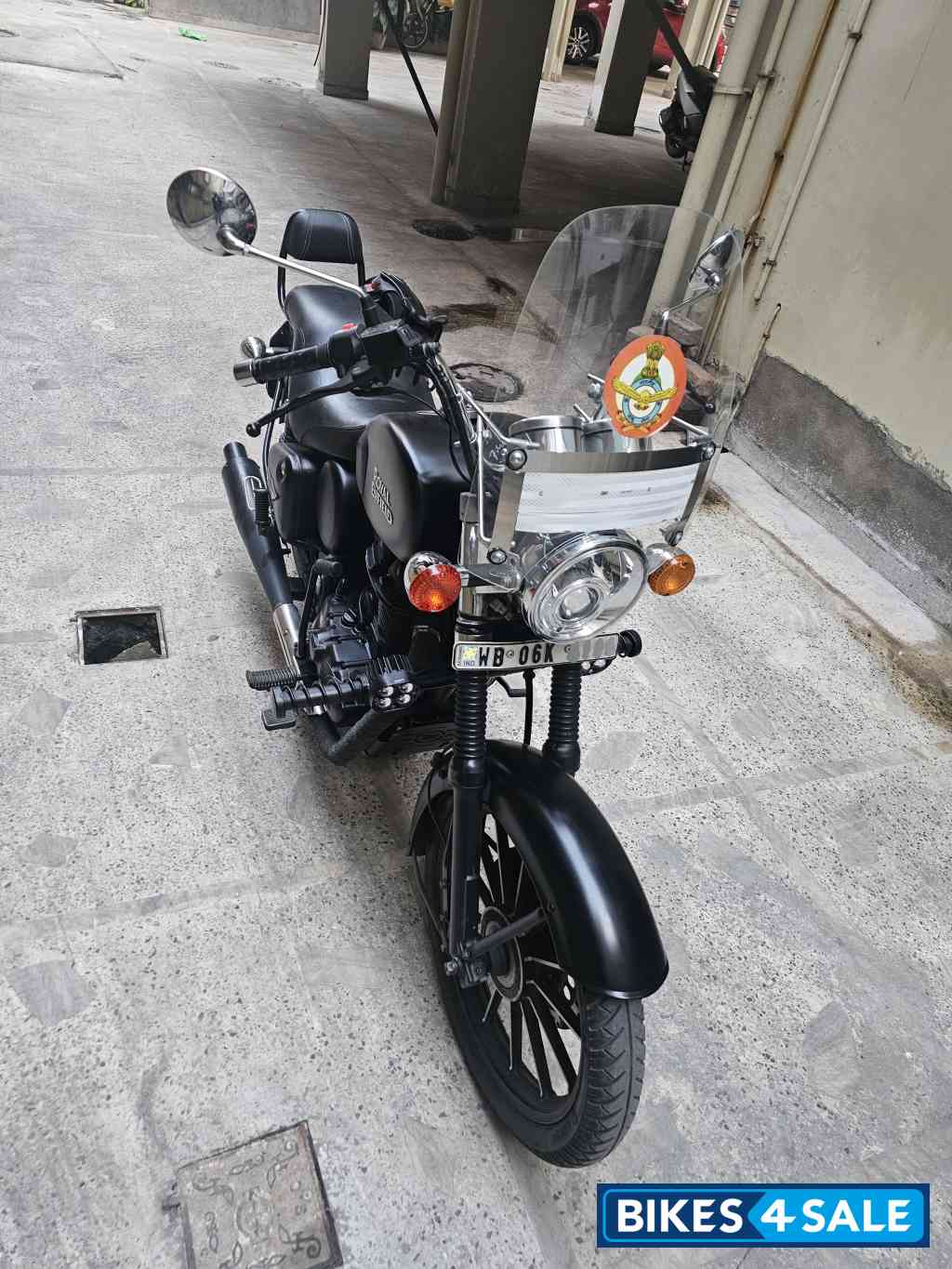 Black Royal Enfield Classic 350 Black Royal Enfield Classic 350