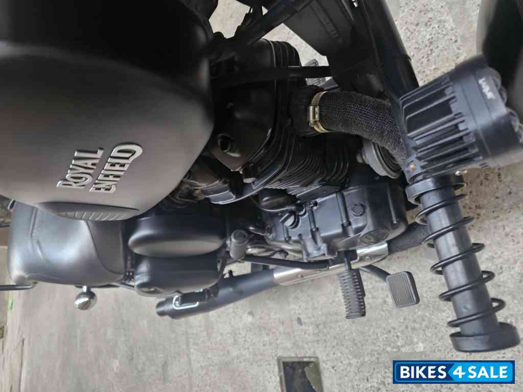 Black Royal Enfield Classic 350 Black Royal Enfield Classic 350