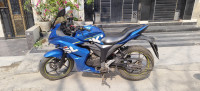 Blue Suzuki Gixxer SF