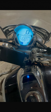 Black Bajaj Avenger Cruise 220