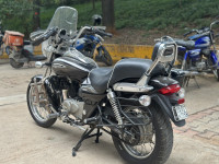 Black Bajaj Avenger Cruise 220