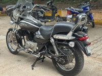 Black Bajaj Avenger Cruise 220