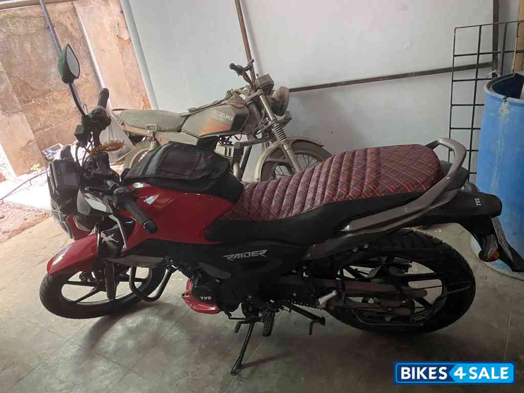 TVS Raider Single Seat TVS Raider Single Seat