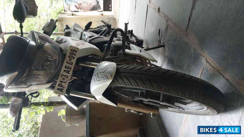 White TVS Apache RTR 180 ABS