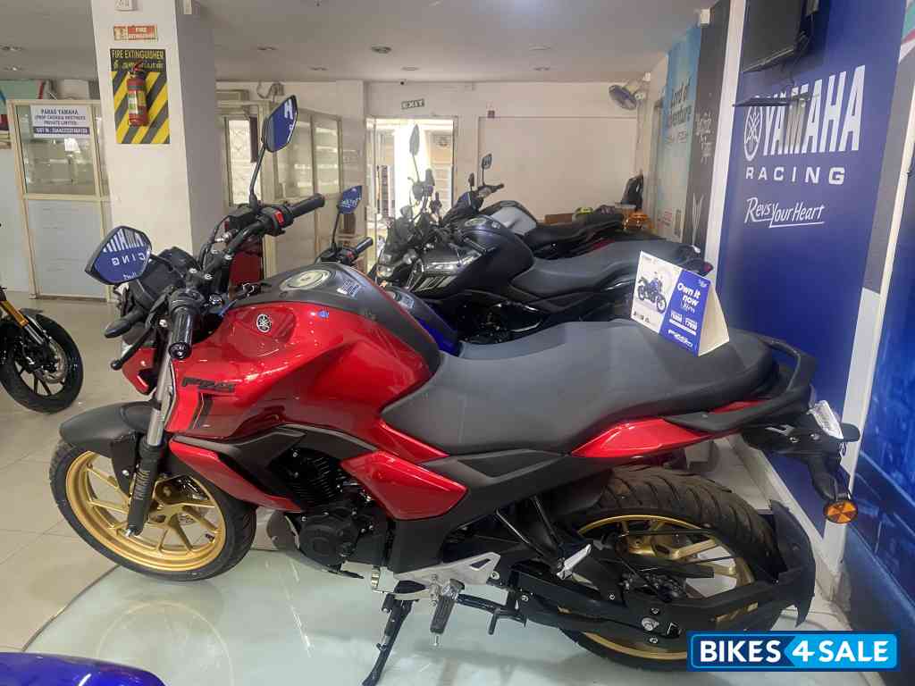Deep Metallic Red Yamaha FZ-S FI Ver 4.0