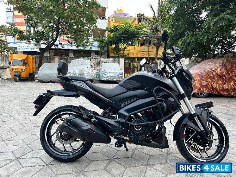 Charcoal Black Bajaj Dominar 400 Disc
