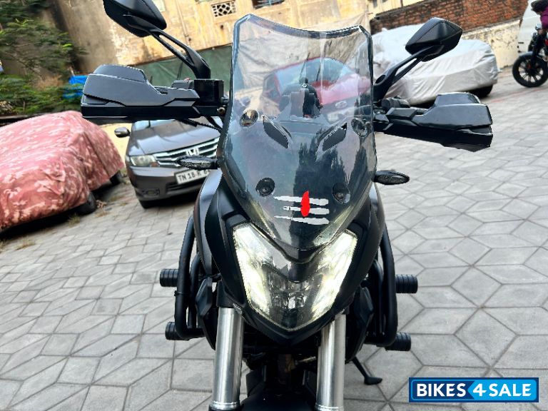 Charcoal Black Bajaj Dominar 400 Disc