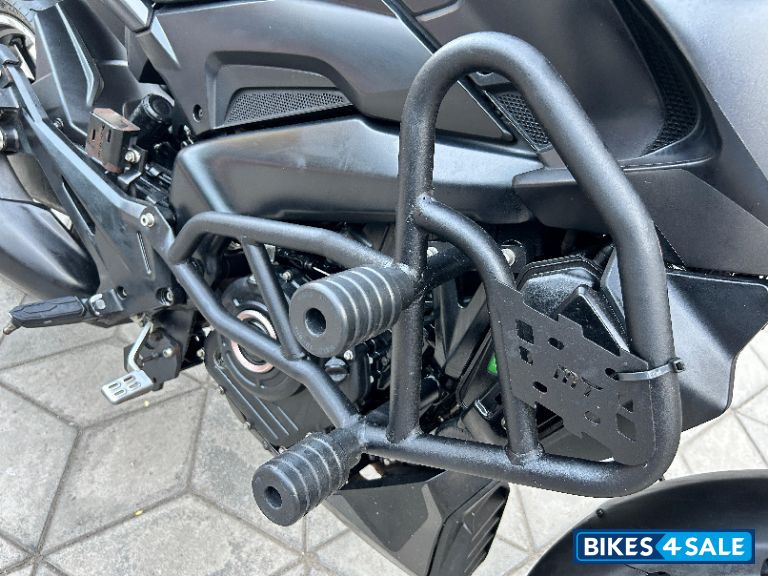 Charcoal Black Bajaj Dominar 400 Disc