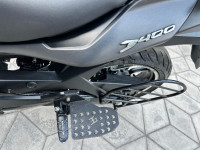 Charcoal Black Bajaj Dominar 400 Disc