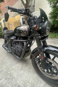 Royal Enfield Hunter 350 Metro