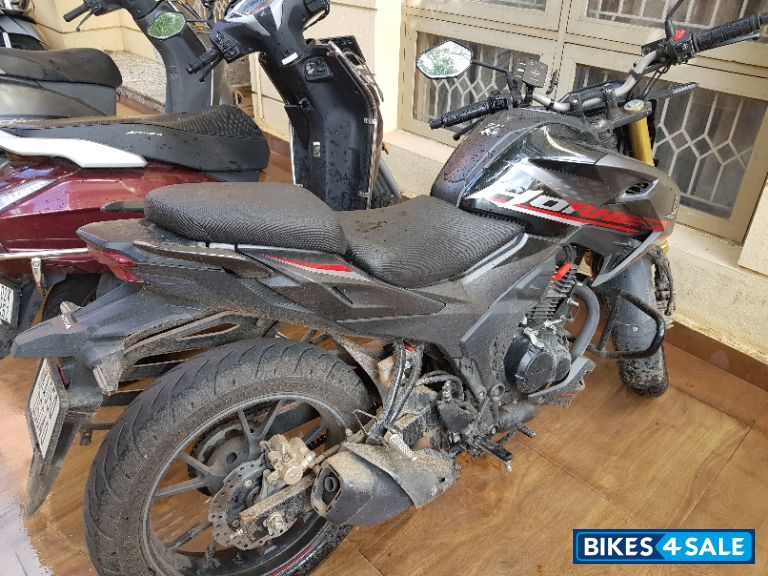 Black Honda Hornet 2.0