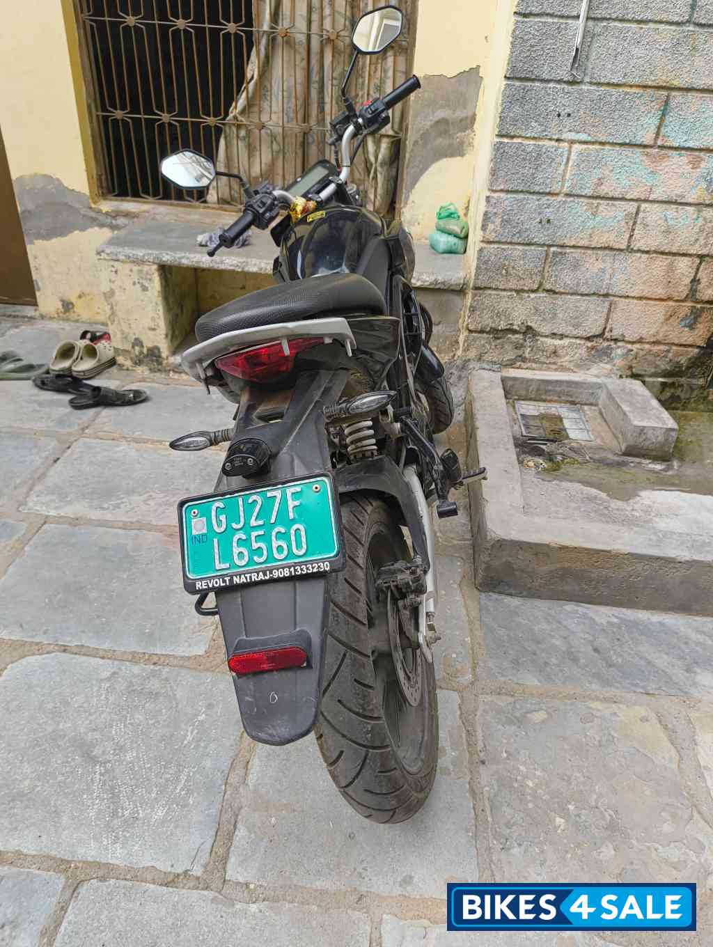 Black Revolt RV400 BRZ