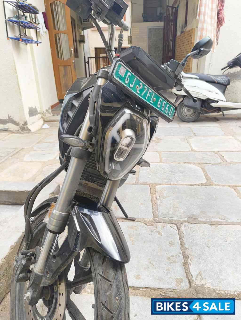 Black Revolt RV400 BRZ