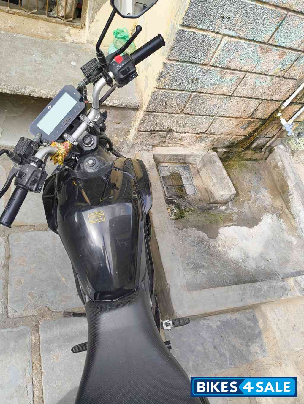 Black Revolt RV400 BRZ