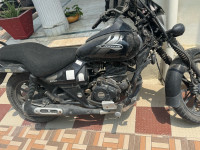 Black Bajaj Avenger 180 DTS-i