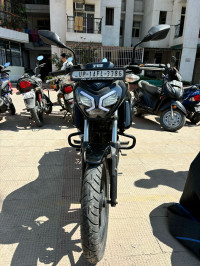 Black TVS Raider 125