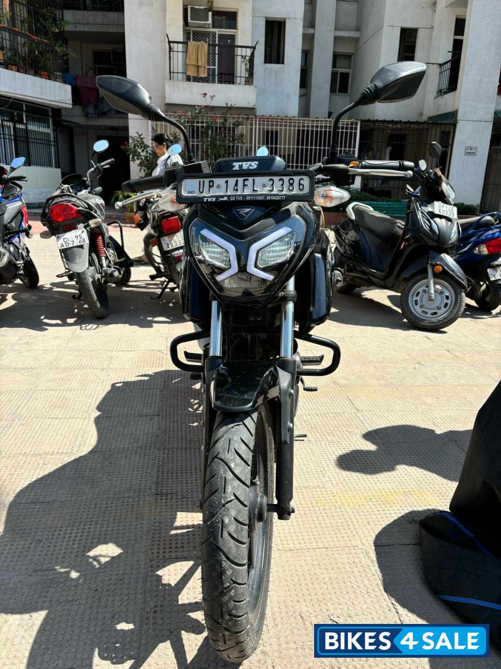 Black TVS Raider 125 Black TVS Raider 125