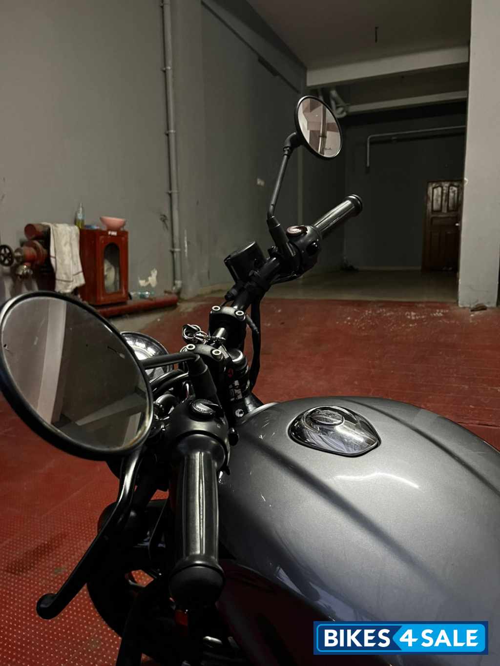 Dapper Grey Royal Enfield Hunter 350 Metro Dapper Grey Royal Enfield Hunter 350 Metro