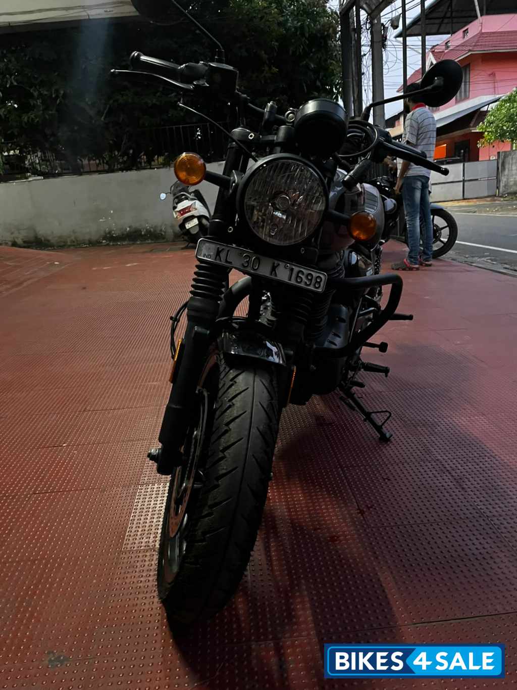 Dapper Grey Royal Enfield Hunter 350 Metro Dapper Grey Royal Enfield Hunter 350 Metro