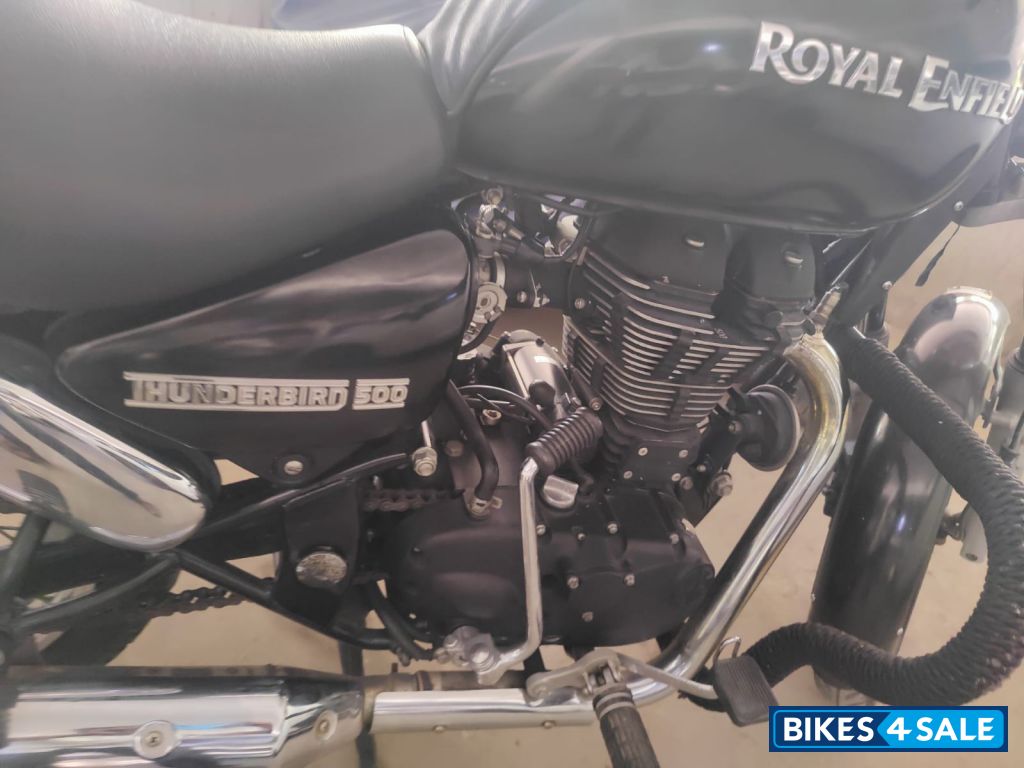 Black Royal Enfield Thunderbird 500 Black Royal Enfield Thunderbird 500