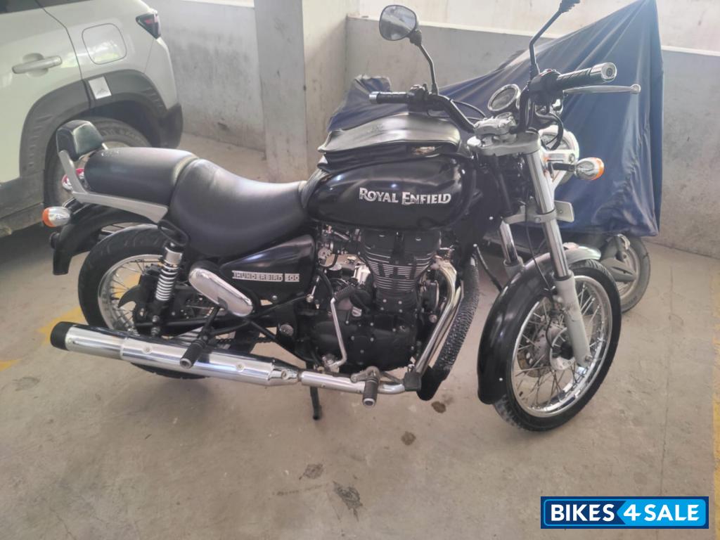 Black Royal Enfield Thunderbird 500 Black Royal Enfield Thunderbird 500