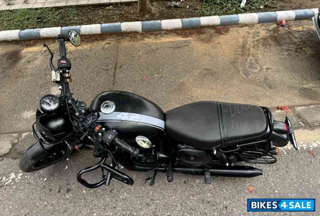 Black Jawa 42 Dual Channel ABS AllStar Black