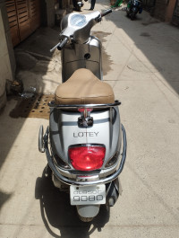 Maze Grey Vespa VXL 125 BS6