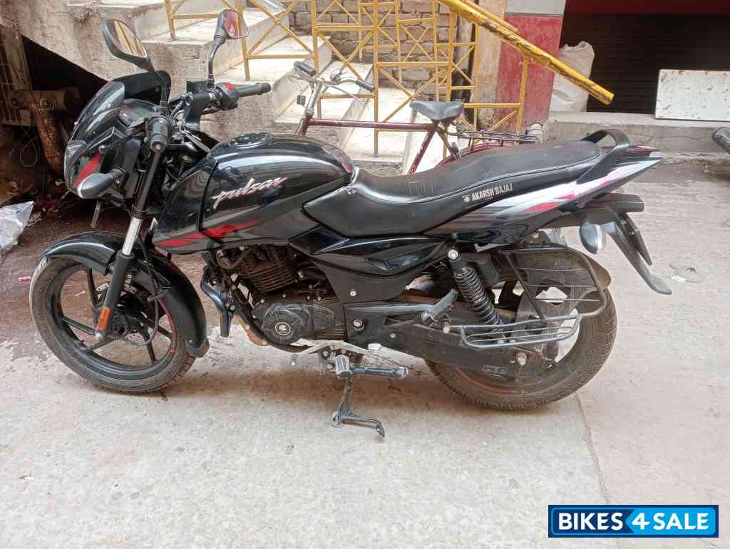 Bajaj Pulsar 125 Carbon Fibre Disc Split Seat
