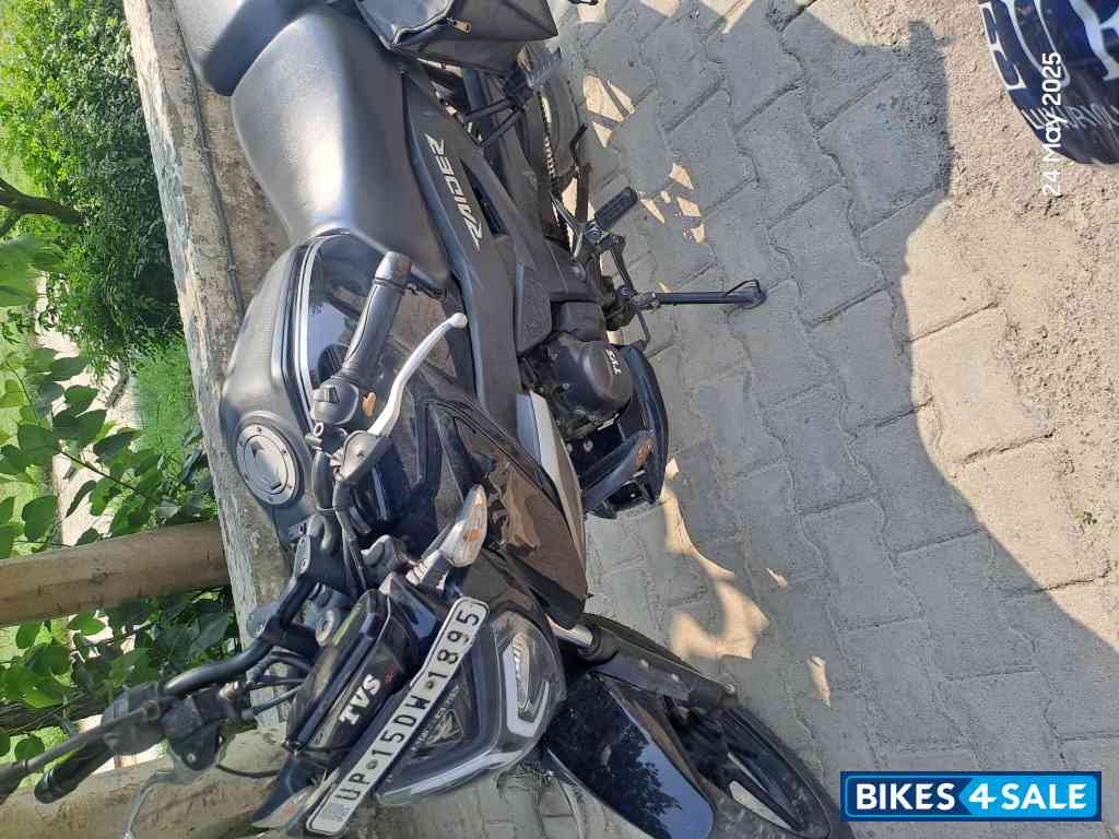 Black TVS Raider Split Seat Black TVS Raider Split Seat