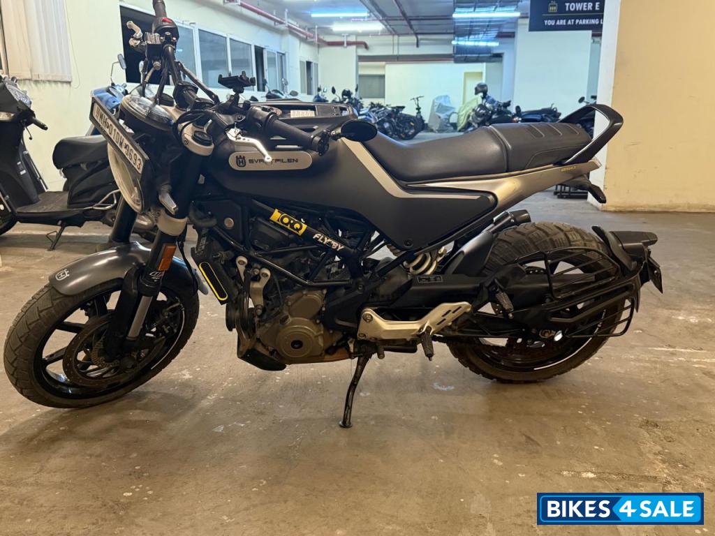 Husqvarna Svartpilen 250