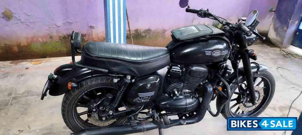 Jawa 42 Dual Channel ABS AllStar Black Jawa 42 Dual Channel ABS AllStar Black