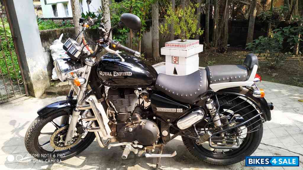 Black Royal Enfield Thunderbird 350