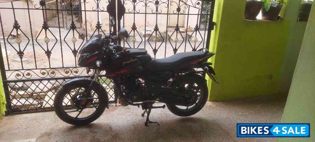 Black And Red Bajaj Pulsar 125 Black And Red Bajaj Pulsar 125