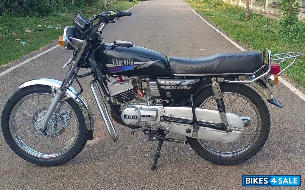 Black Yamaha RX 135
