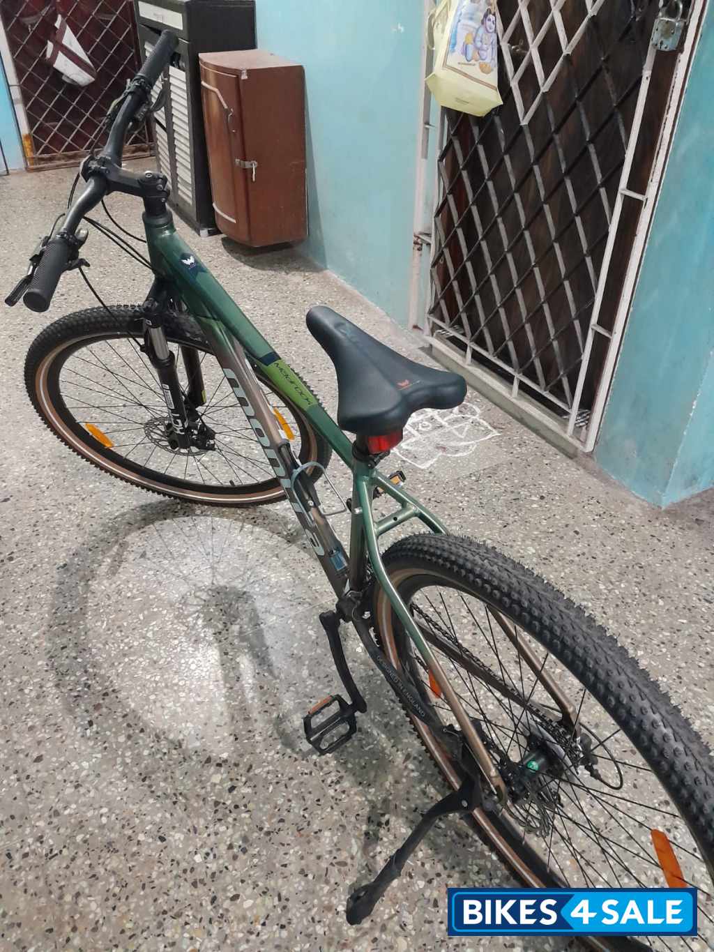 Green And Caramel Gold Bicycle  Montra Madrock 29T