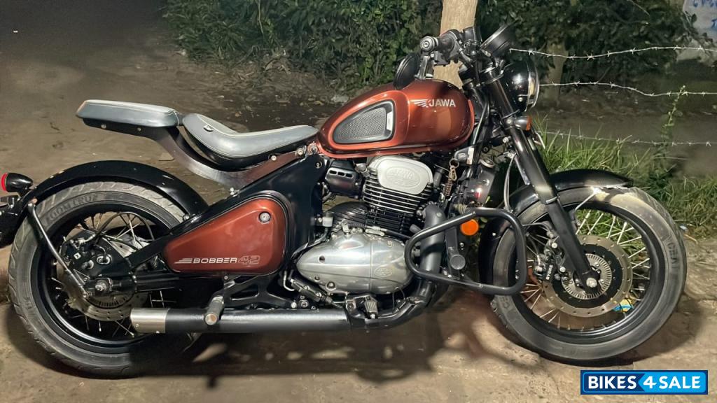 Jawa 42 Bobber Dual Channel ABS