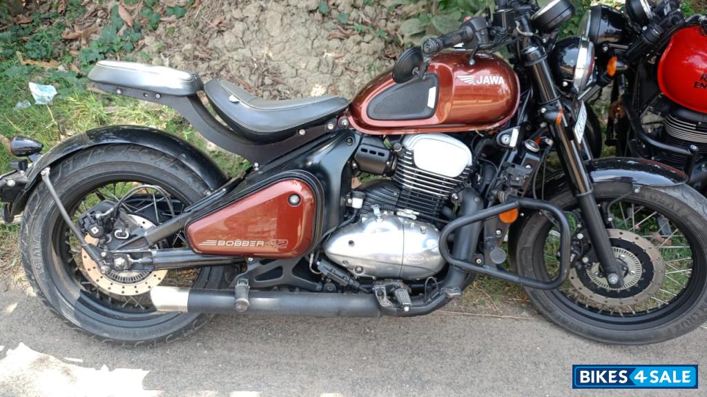 Jawa 42 Bobber Dual Channel ABS