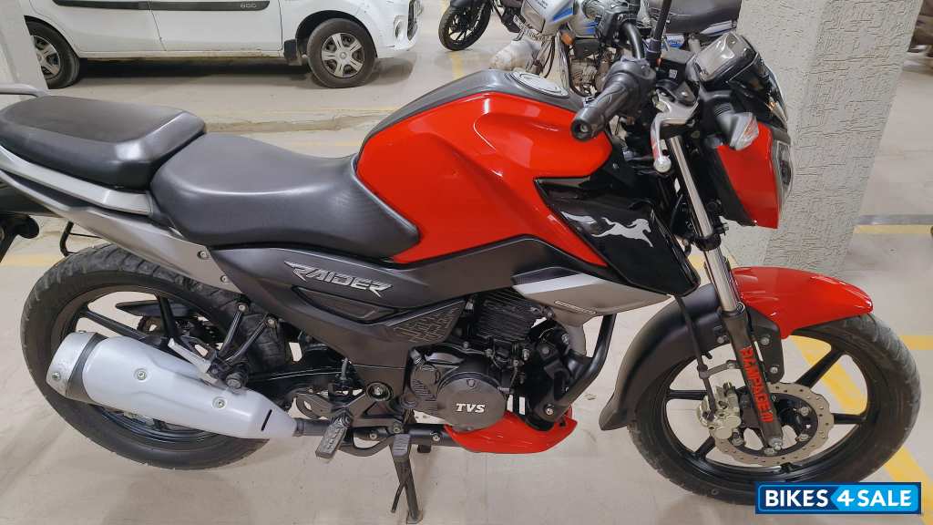 Red, Black TVS Raider 125