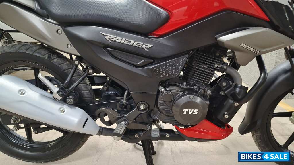 Red, Black TVS Raider 125