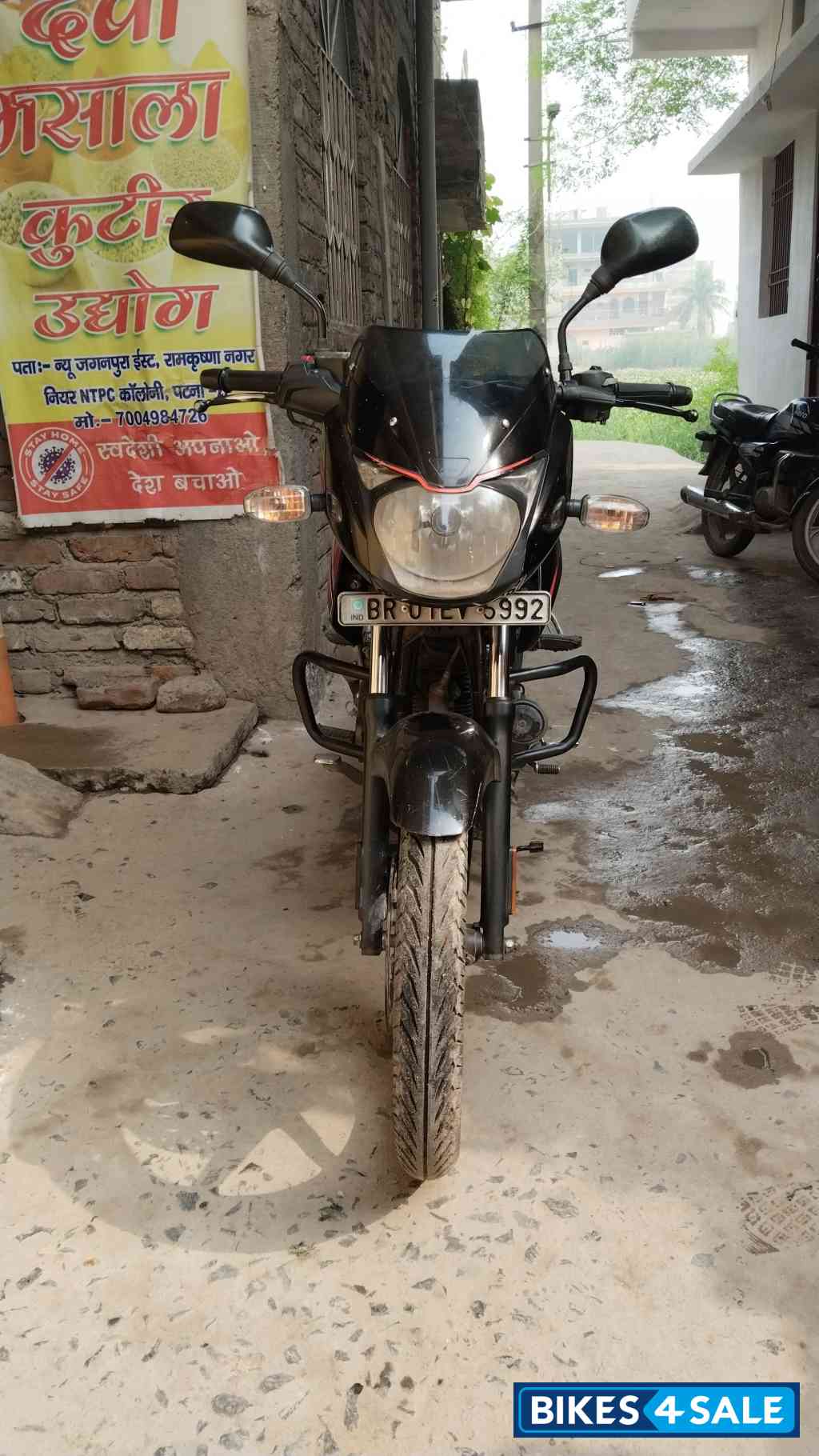 Black With Red Bajaj Pulsar 125 Neon Disc Single Seat