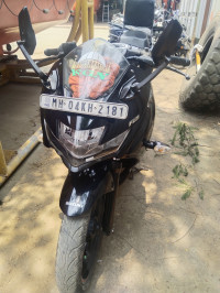 Black Suzuki Gixxer SF