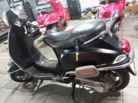 Black Vespa VXL 150