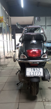 Black Vespa VXL 150